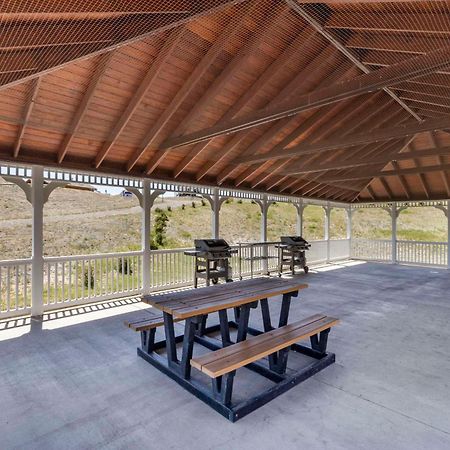 Comfort Inn & Suites Gateway To Glacier National Park Shelby Exteriör bild