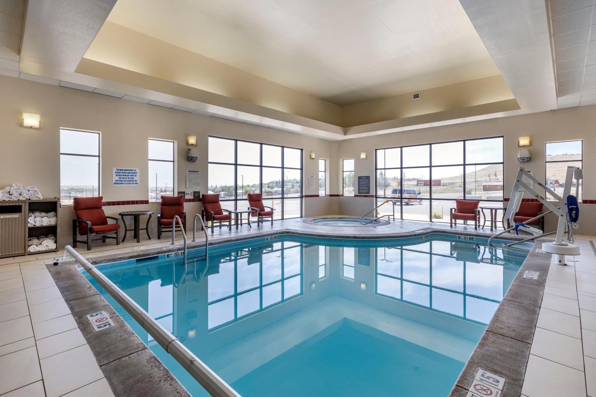Comfort Inn & Suites Gateway To Glacier National Park Shelby Exteriör bild