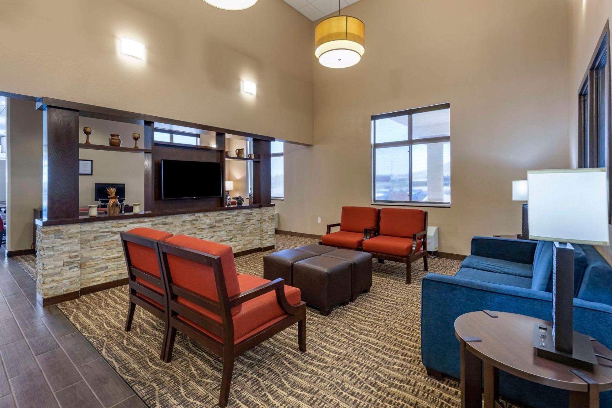 Comfort Inn & Suites Gateway To Glacier National Park Shelby Exteriör bild